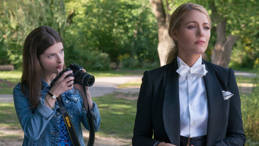REVIEW: Simple Favor weaves complex, twisted&nbsp;web